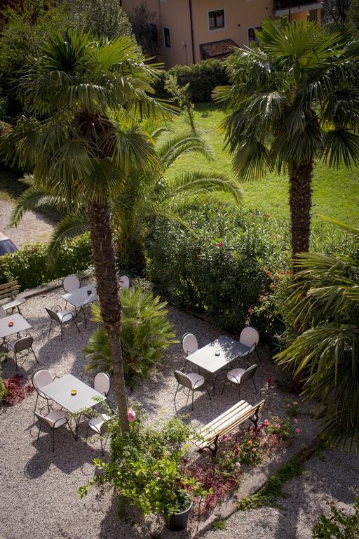 Albergo Garni Villa Moretti Tenno Bagian luar foto