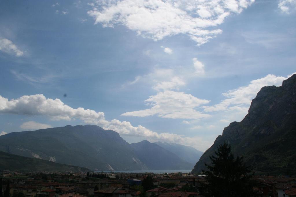 Albergo Garni Villa Moretti Tenno Bagian luar foto