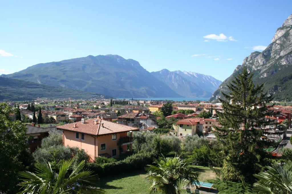 Albergo Garni Villa Moretti Tenno Bagian luar foto